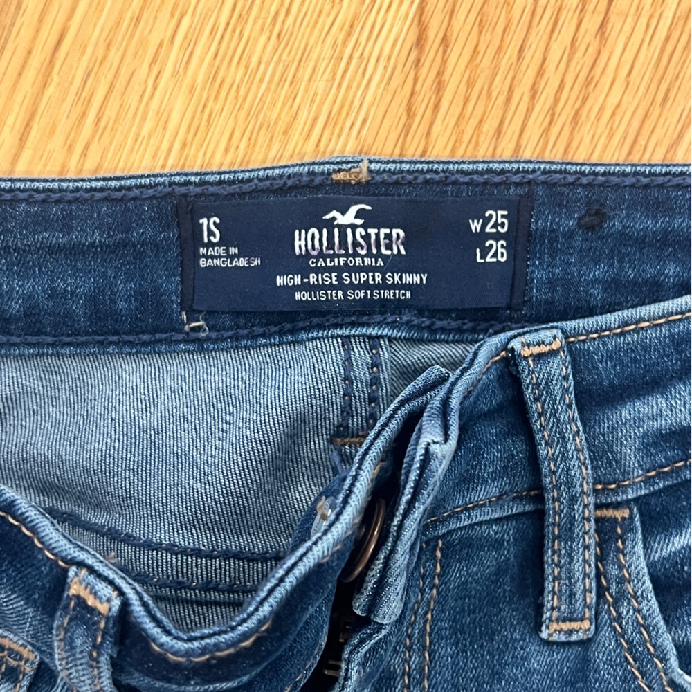Hollister Jeans size 1S - Picture 3 of 3